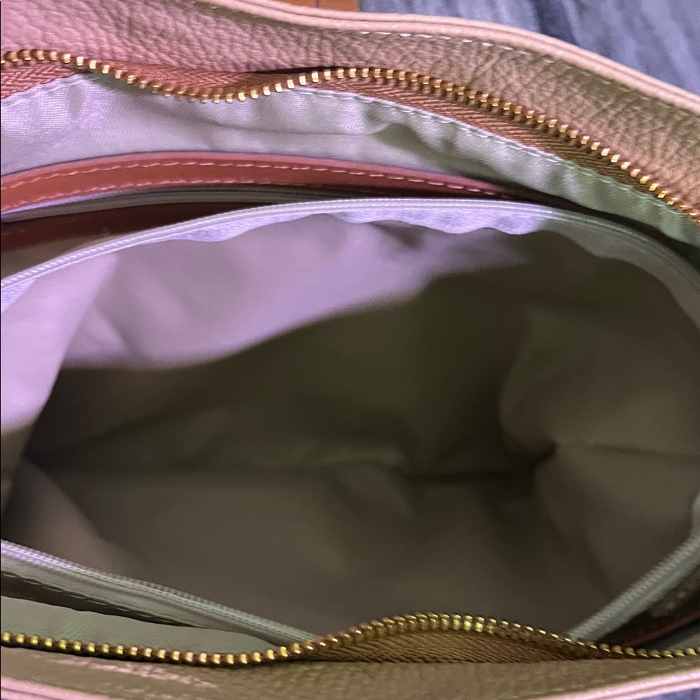 Valentina Elegant Tan Leather Women's Bag - Picture 12 of 13